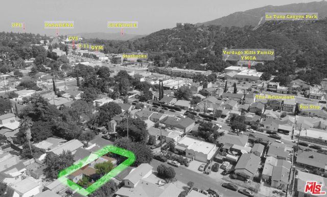 6841 Haywood Street, Tujunga CA: https://media.crmls.org/mediaz/7b1da2c9-ad03-4a17-bd77-358bcf0af930.jpg