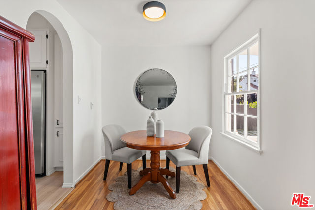 4101 Coolidge Avenue, Los Angeles CA: https://media.crmls.org/mediaz/7b1dc3b6-dddf-4465-8a26-0587cc8deccf.jpg
