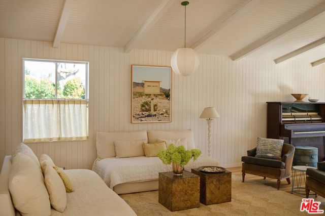 212 Paradise Cove Road, Malibu CA: https://media.crmls.org/mediaz/7b1dcdba-c3a5-4ee2-8af6-7d0ecf41bd01.jpg