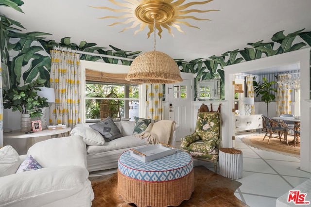 2704 3rd Street, Santa Monica CA: https://media.crmls.org/mediaz/7b1dee35-629f-4eda-8f01-9d68cc4ad8e3.jpg