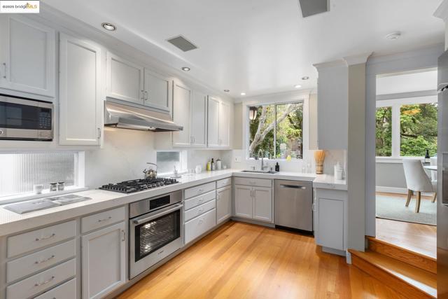 1 Brookside Avenue, Berkeley CA: https://media.crmls.org/mediaz/7b1e0b5b-7dd3-40d3-a8e5-d997f9ea896a.jpg