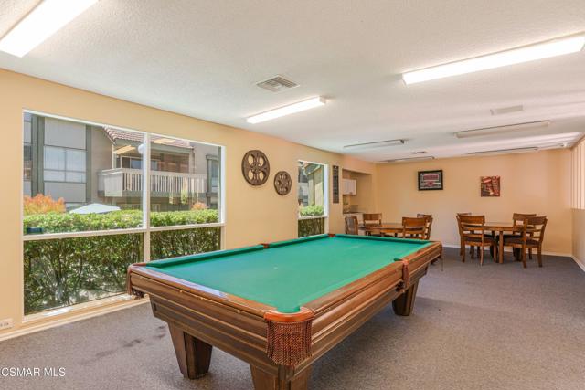 460 Arbor Lane Ct, Thousand Oaks CA: https://media.crmls.org/mediaz/7b1e50d8-b584-4ecb-b3b9-7d57a113414e.jpg