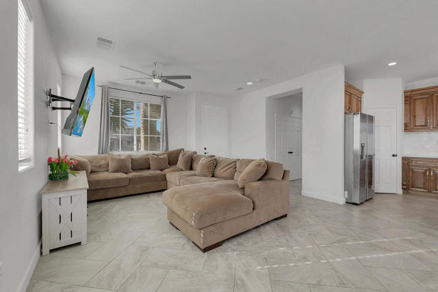 43820 Cape Cod Court, Indio CA: https://media.crmls.org/mediaz/7b1e786f-9040-4994-8411-d6c7170adb1f.jpg