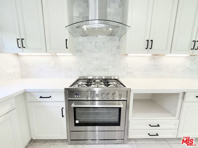 23744 Hartland Street, West Hills CA: https://media.crmls.org/mediaz/7b1e8b5d-97ea-4393-952b-539de7e3e067.jpg