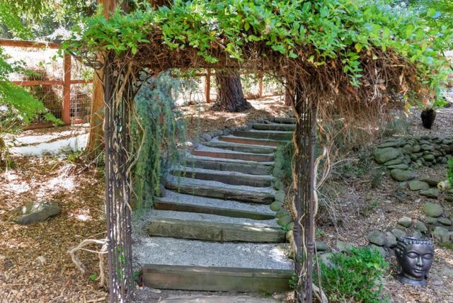 11510 Summit Wood Road, Los Altos Hills CA: https://media.crmls.org/mediaz/7b1ebc8e-5640-4fa7-9d90-a86cc7c58dfc.jpg