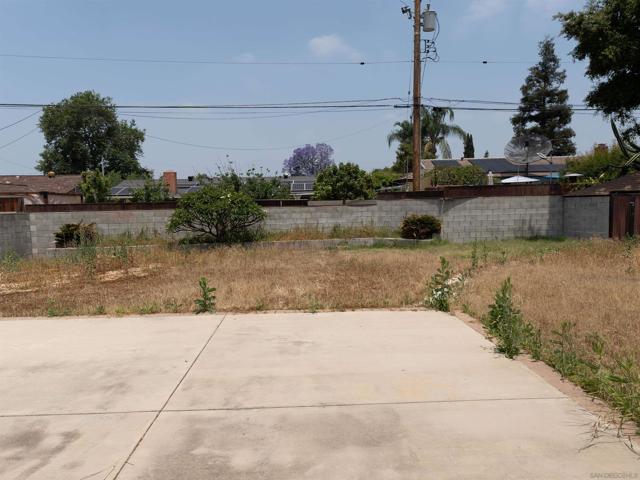 2117 E Cameron Ave, West Covina CA: https://media.crmls.org/mediaz/7b1f6e1e-8f69-4d07-9a33-d0f53317fa40.jpg