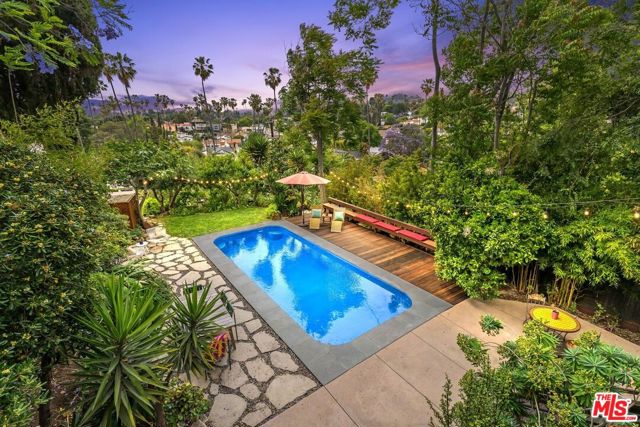 1409 Waterloo Street, Los Angeles CA: https://media.crmls.org/mediaz/7b1f88dc-1c48-453a-a560-1c08f14b041c.jpg