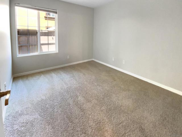 5252 Balboa Arms Dr, San Diego CA: https://media.crmls.org/mediaz/7b1fd705-72d7-46a7-8215-05b0547f6d30.jpg