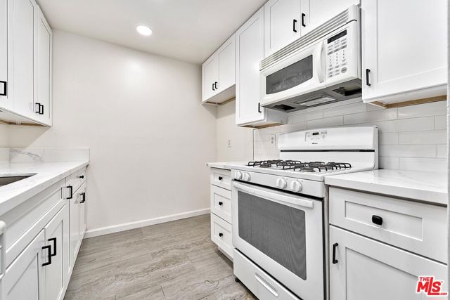 525 S Berendo Street, Los Angeles CA: https://media.crmls.org/mediaz/7b1fdaf4-e4c2-49d9-971c-65c234e66515.jpg