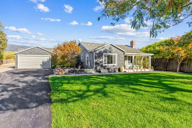 11840 Foothill Avenue, Gilroy CA: https://media.crmls.org/mediaz/7b1ffe76-499f-4896-a499-dd3fb05ddf26.jpg