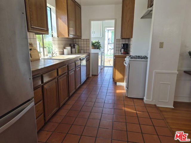 728 11th Street photo 3