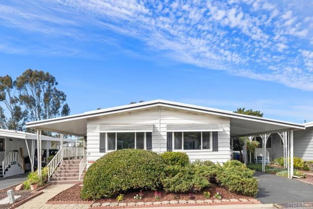 Detail Gallery Image 2 of 44 For 7467 Mission Gorge Rd Spc 10,  Santee,  CA 92071 - 2 Beds | 2 Baths