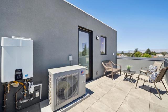 1433 Floribunda Avenue, Burlingame CA: https://media.crmls.org/mediaz/7b22c69a-cff9-4782-b2d5-e30881fedcf8.jpg