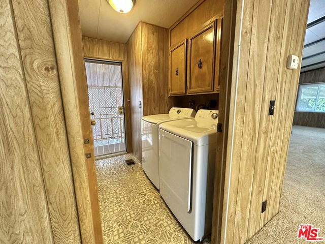 2601 E Victoria Street, Rancho Dominguez CA: https://media.crmls.org/mediaz/7b238900-3439-4882-9303-38a084084c29.jpg