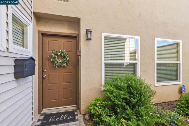 1435 Bel Air Dr, Concord CA: https://media.crmls.org/mediaz/7b23a098-9e80-492b-b56d-1a9e1a8328a0.jpg