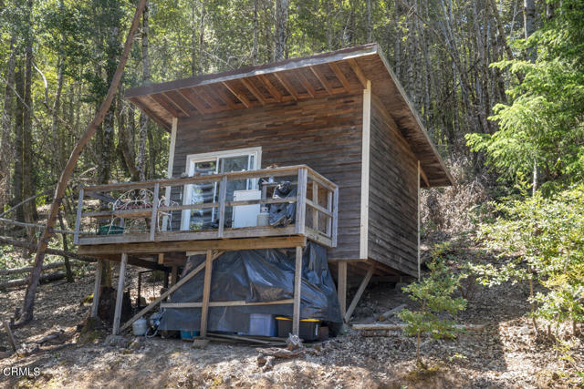 4350 Cahto Peak Road, Laytonville CA: https://media.crmls.org/mediaz/7b244519-a6cf-477d-b717-2da4a55413f3.jpg