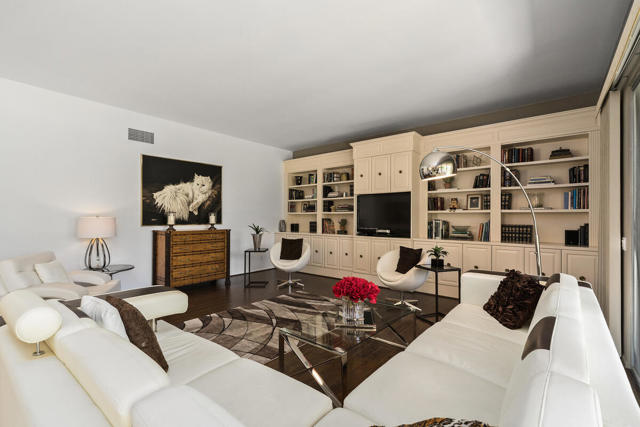 76895 Lark Drive, Indian Wells CA: https://media.crmls.org/mediaz/7b244890-e5ce-4674-98db-a7dcce0ec1d7.jpg