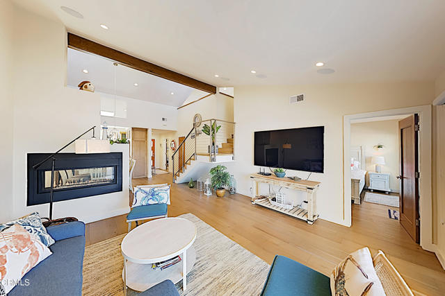 4531 Costa De Oro, Oxnard CA: https://media.crmls.org/mediaz/7b24583c-51b2-42d2-8a3a-acfd1d37491d.jpg