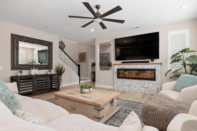 Detail Gallery Image 5 of 42 For 12611 Stella Ln, San Diego,  CA 92129 - 4 Beds | 3/1 Baths