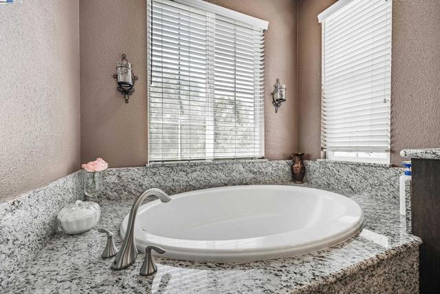6232 Murdock Way, San Ramon CA: https://media.crmls.org/mediaz/7b25fc53-94f2-4ea5-ba8f-de5d06c0c3f7.jpg