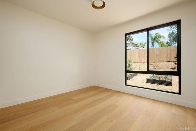 2025 Valley Road, Oceanside CA: https://media.crmls.org/mediaz/7b26aa58-97ed-43df-bd27-2adf3708d7a9.jpg