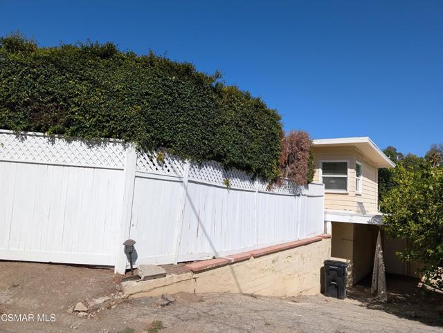 22319 Macfarlane Drive, Woodland Hills CA: https://media.crmls.org/mediaz/7b28009f-188b-4417-82e4-91a678fb4023.jpg