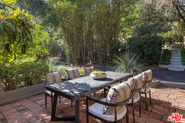 540 Mount Washington Drive, Los Angeles CA: https://media.crmls.org/mediaz/7b280a29-86d9-4ff8-8f29-c29a45562ee4.jpg