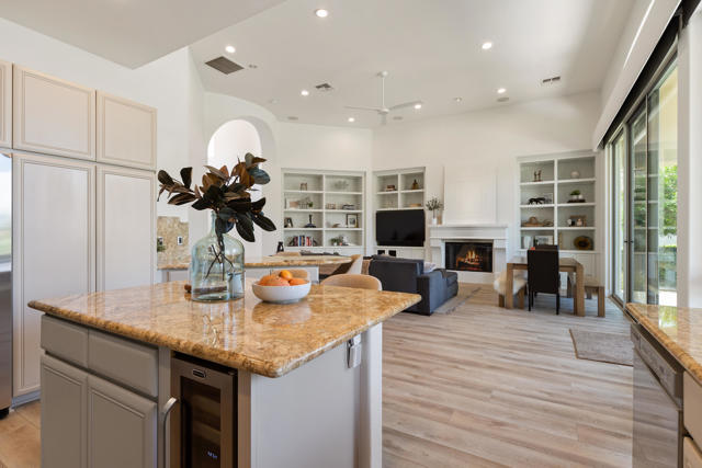 79953 Rancho La Quinta Drive, La Quinta CA: https://media.crmls.org/mediaz/7b282c40-0355-4b8c-86c9-71b7f5deda10.jpg