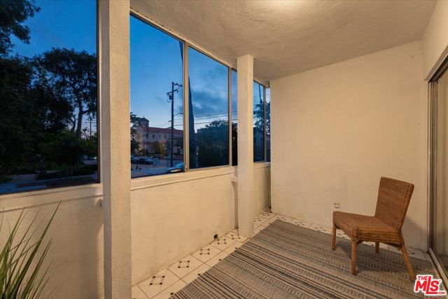 1101 Lincoln Boulevard, Santa Monica CA: https://media.crmls.org/mediaz/7b284322-2464-4cd5-a325-f12b008ea2b8.jpg