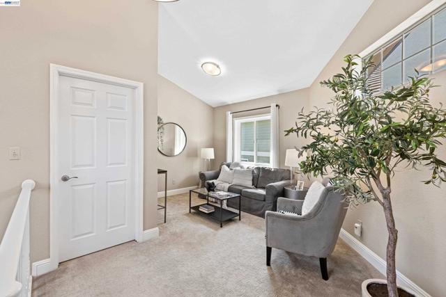 47 Summer Hill Court, Danville CA: https://media.crmls.org/mediaz/7b2848d9-eebd-4905-bcd5-c9314e878071.jpg