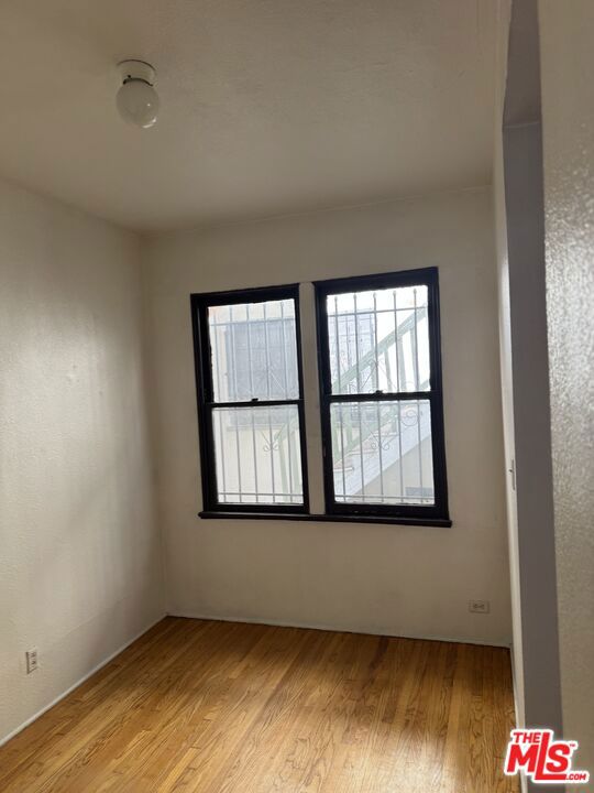 1531 Silver Lake Boulevard, Los Angeles CA: https://media.crmls.org/mediaz/7b2950a2-1d93-4993-9494-4a33239c4356.jpg