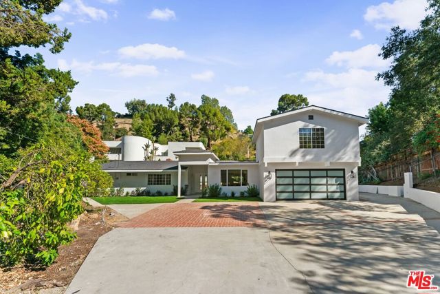 4800 Topeka Drive, Tarzana CA: https://media.crmls.org/mediaz/7b2967b0-da67-415f-a679-6803d54d5b2a.jpg