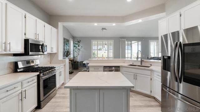 28371 Evening Star Dr, Menifee CA: https://media.crmls.org/mediaz/7b29e785-bdd0-43bd-bfe8-2380a7e446e0.jpg