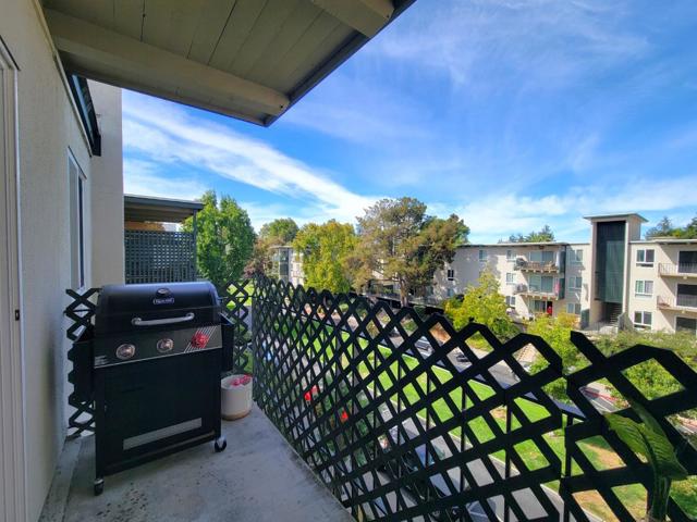 815 N Humboldt Street, San Mateo CA: https://media.crmls.org/mediaz/7b2bc9ac-aef1-42d4-97f6-b2e6aec62851.jpg