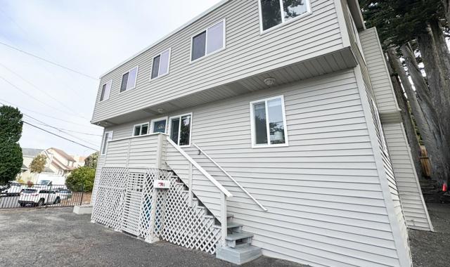 301 Channing Way, Pacifica CA: https://media.crmls.org/mediaz/7b2c329d-2a4f-480f-a456-9c027dfed0c0.jpg