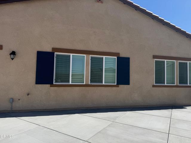 4251 Avenue J-3, Lancaster CA: https://media.crmls.org/mediaz/7b2cb388-aae0-44e1-b500-5dbef578a6cc.jpg