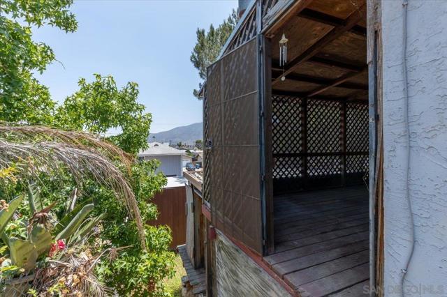 753 La Presa Ave, Spring Valley CA: https://media.crmls.org/mediaz/7b2d0c02-a1bd-4ced-a409-e43905b176c6.jpg
