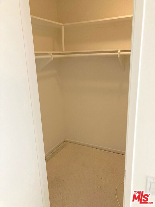 4915 Tyrone Avenue, Sherman Oaks CA: https://media.crmls.org/mediaz/7b2d85c5-e21d-44e7-9f4c-1d62de105bd5.jpg