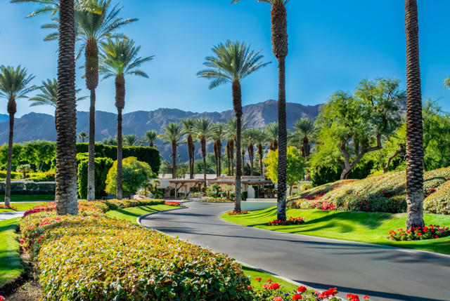 79953 Rancho La Quinta Drive, La Quinta CA: https://media.crmls.org/mediaz/7b2e80a9-31e3-4110-855f-63e0adf7e90f.jpg
