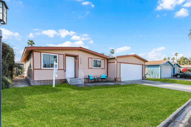 1223 Via Yolo, Cathedral City CA: https://media.crmls.org/mediaz/7b2ed520-7515-4a29-bb01-0d416b9c39a7.jpg
