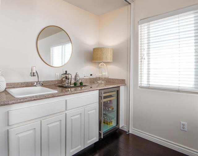 Family room wet bar