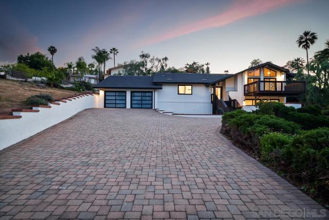 2927 Lawrence Ln, Escondido CA: https://media.crmls.org/mediaz/7b30bcf0-84c1-4e5e-8f93-113b95bd66ed.jpg
