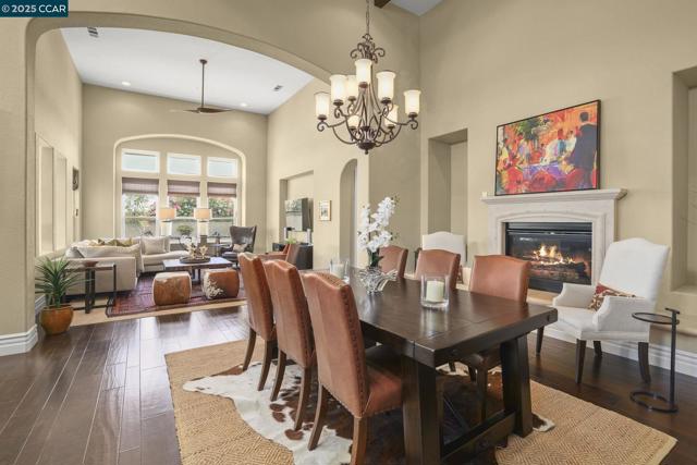 1512 Miwok Ct, Brentwood CA: https://media.crmls.org/mediaz/7b3168bd-2eb4-4fc8-a03b-e51ebaacb19a.jpg