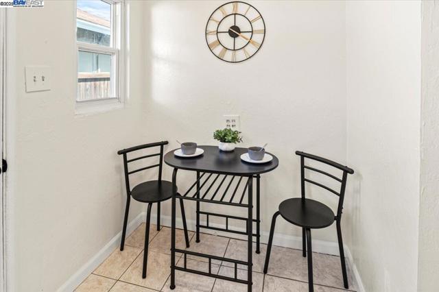 1042 Georgean St, Hayward CA: https://media.crmls.org/mediaz/7b316c41-668c-40c3-898e-45c2462d9309.jpg