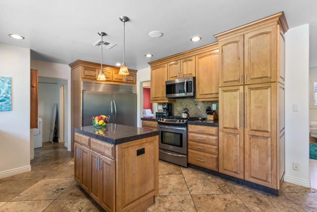 Image 17 of 77 For 502 Molino Road