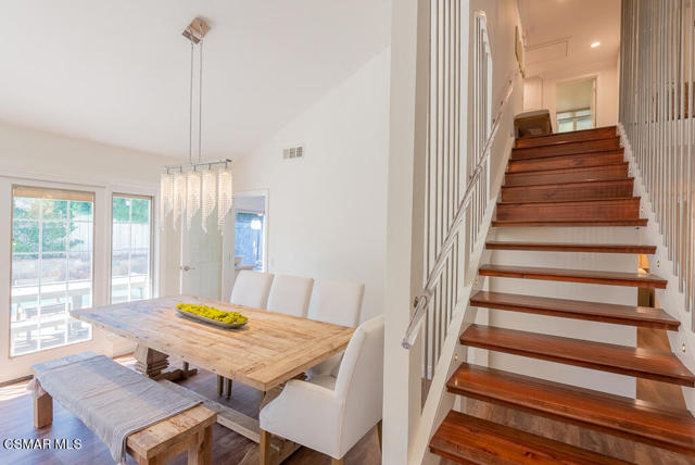 1453 Cheswick Place, Westlake Village CA: https://media.crmls.org/mediaz/7b32cba8-7a4f-40ac-8434-bac839de972b.jpg