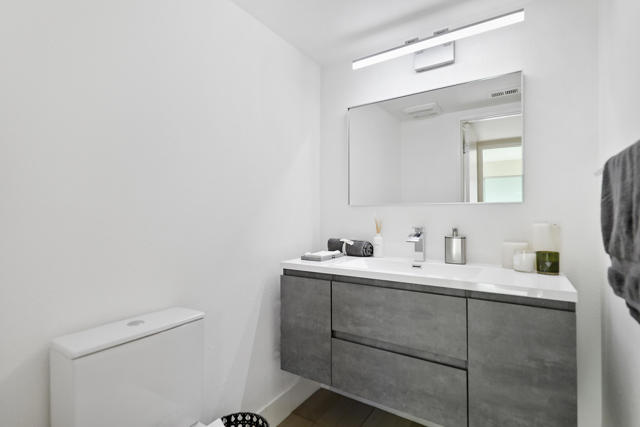 24 Haig Drive, Rancho Mirage CA: https://media.crmls.org/mediaz/7b3305e2-c666-493a-994c-5fbd3954938b.jpg