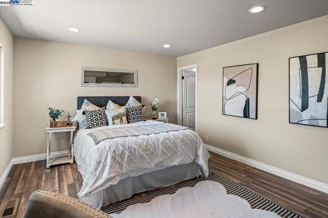 28399 CUBBERLEY CT, Hayward CA: https://media.crmls.org/mediaz/7b33d516-ecab-4cc8-b175-ff1335e6e89a.jpg