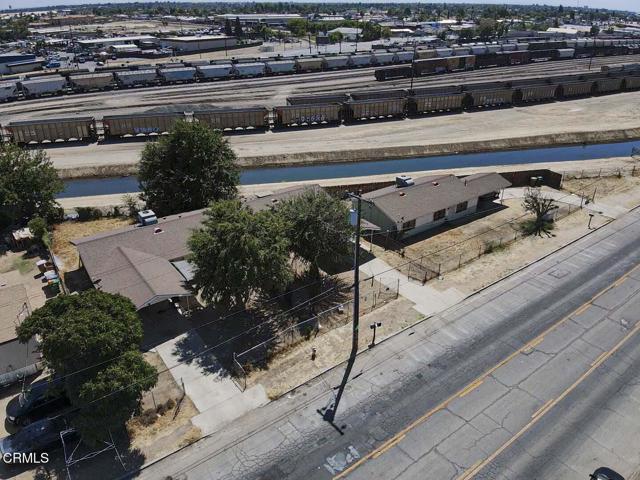 1859 Kentucky Street, Bakersfield CA: https://media.crmls.org/mediaz/7b3406db-fc43-4bd3-89cd-eb733d0e2413.jpg