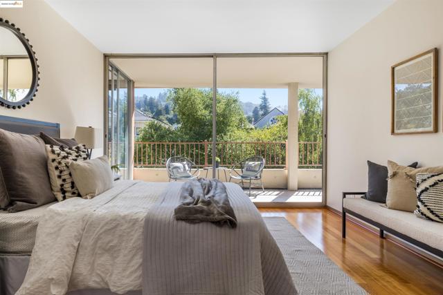1515 Oxford, Berkeley CA: https://media.crmls.org/mediaz/7b3427a0-bde6-4428-8304-306c79a7e659.jpg